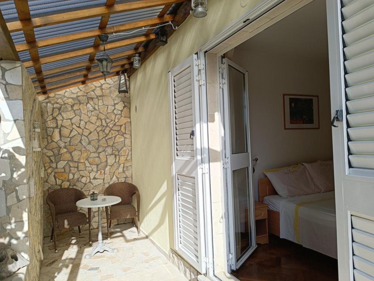 Rooms Rita Црес Экстерьер фото